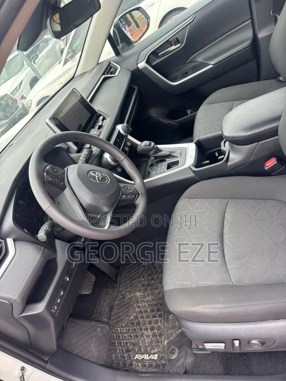 Toyota RAV4 2024 White