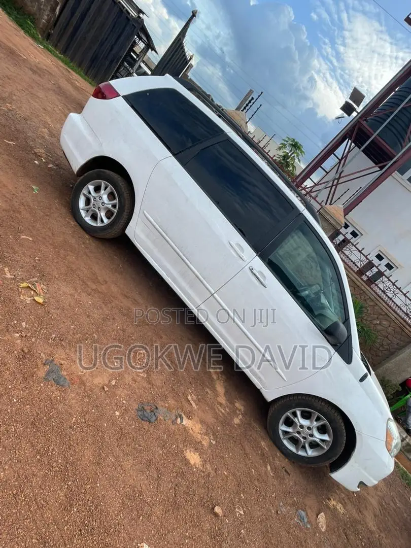 Toyota Sienna 2006 White