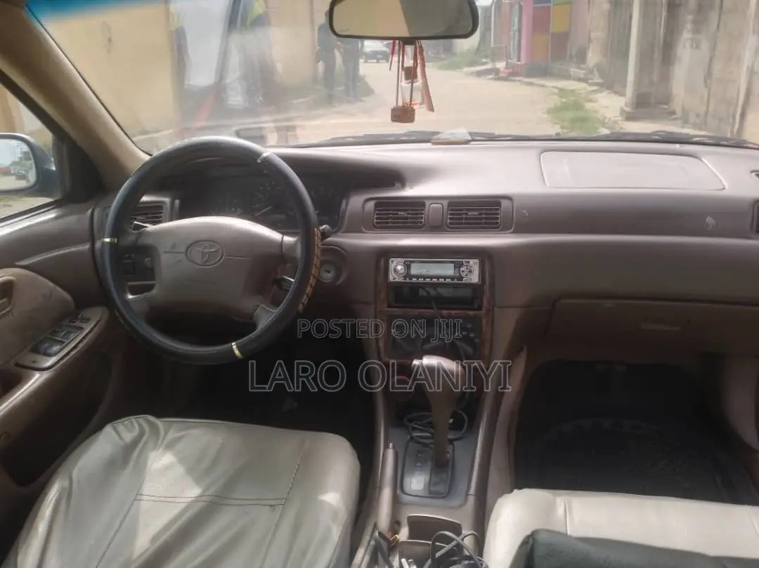 Toyota Camry Automatic 1999 Blue