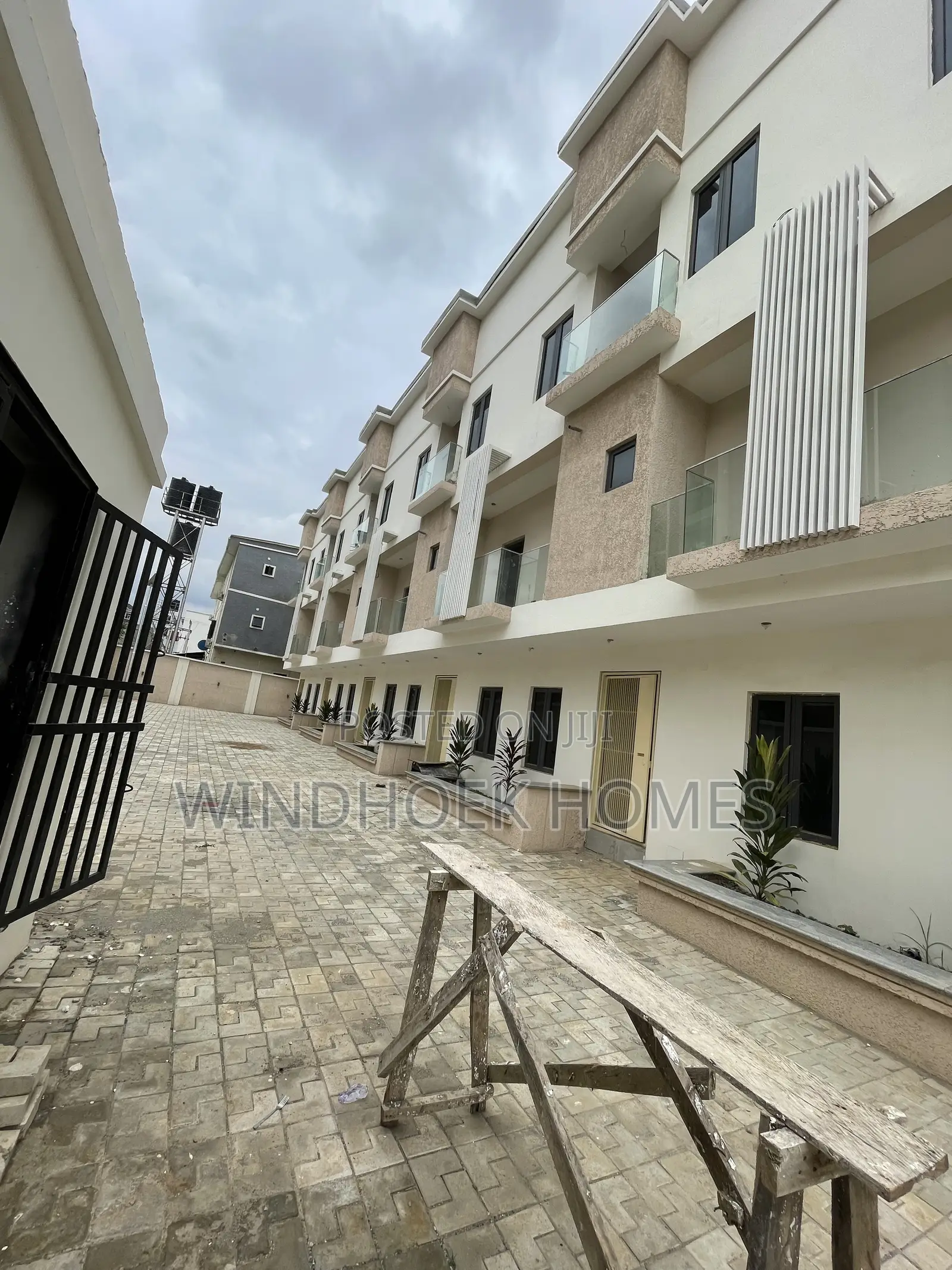 4bdrm Duplex in Jahi for sale
