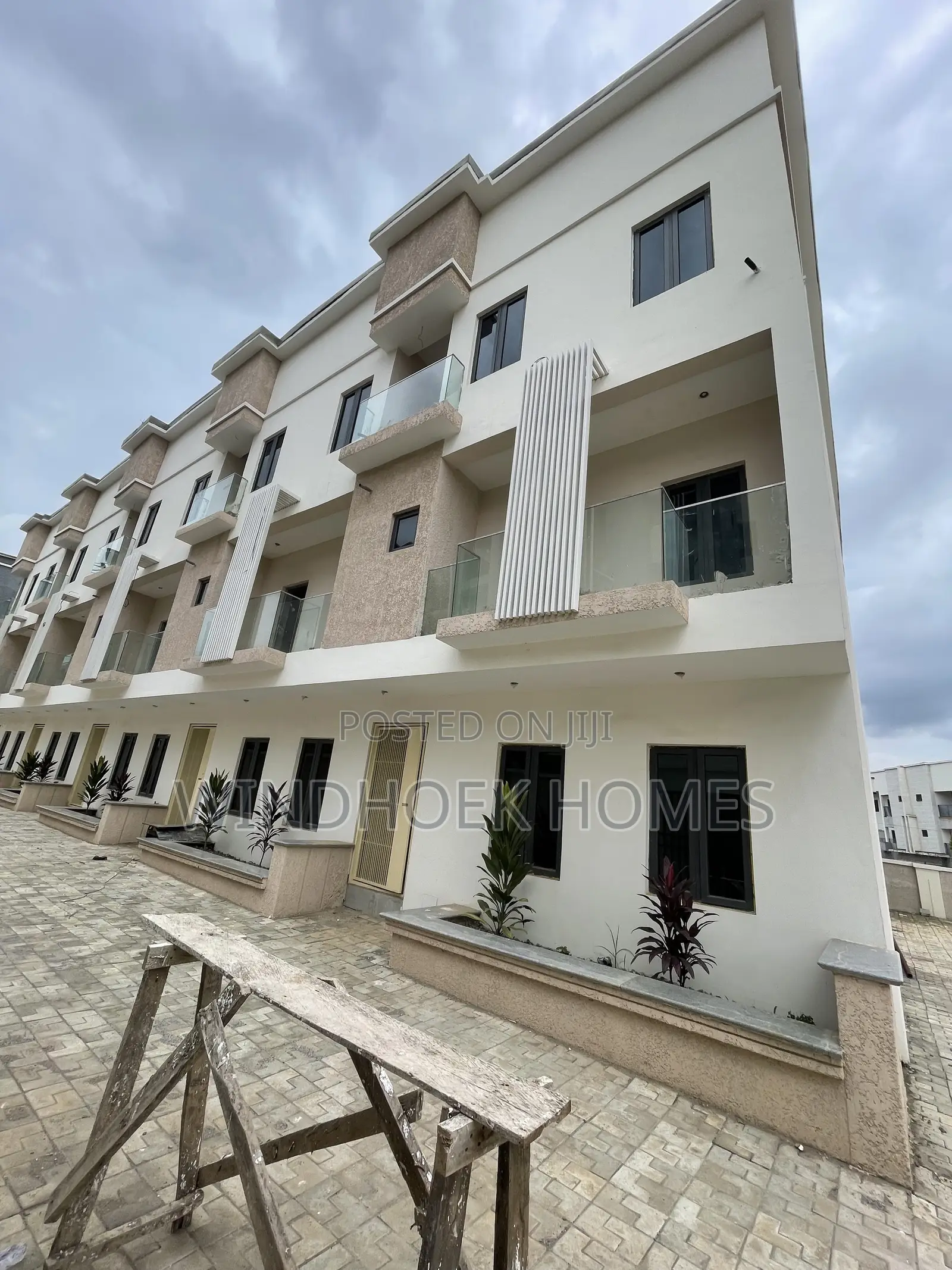 4bdrm Duplex in Jahi for sale