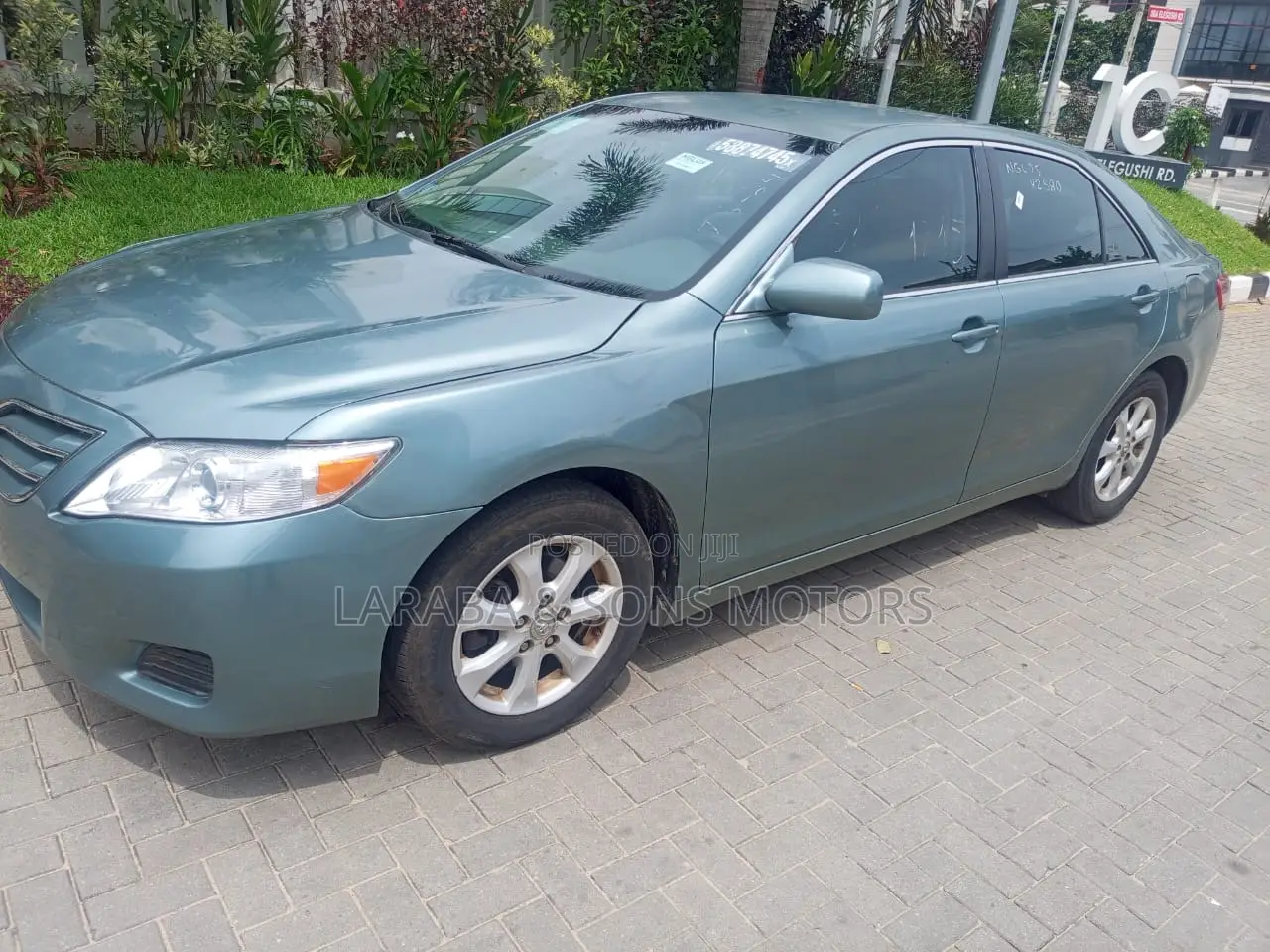 Toyota Camry LE 4dr Sedan (2.5L 4cyl 6A) 2011 Green