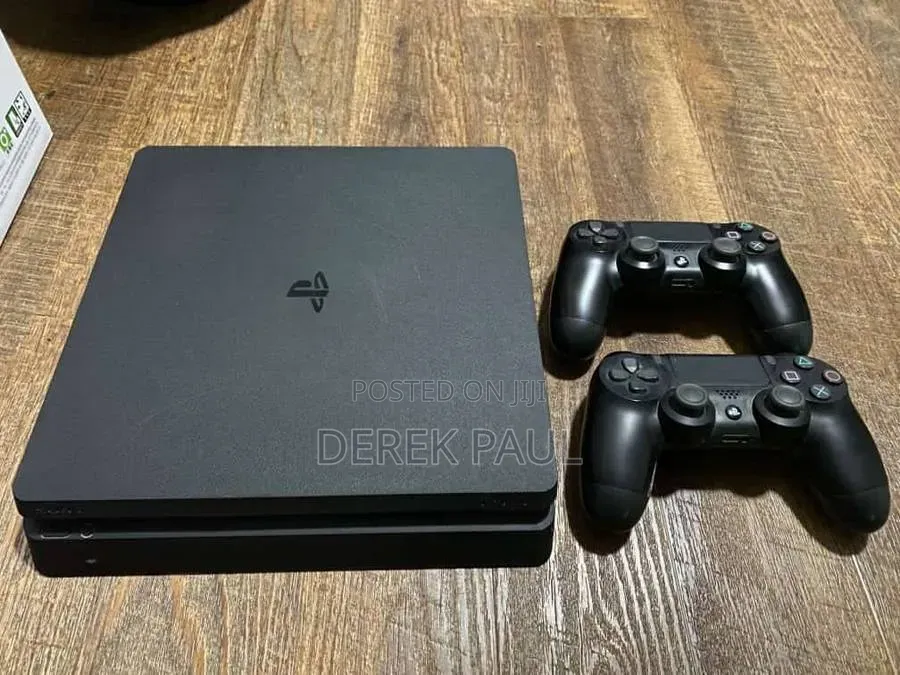 Ps4 Slim With CD Fifa Game
