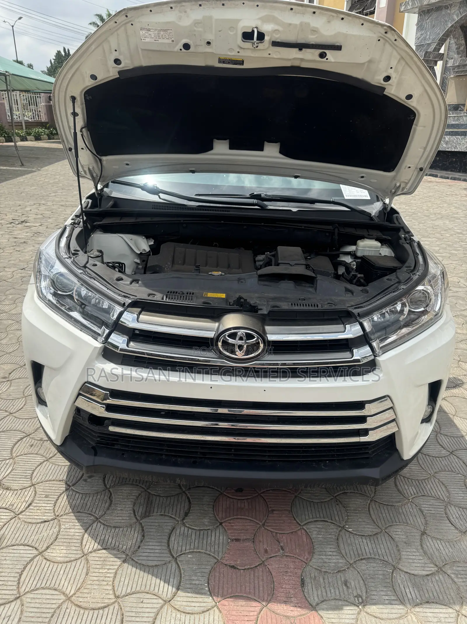 Toyota Highlander XLE 4dr SUV (3.5L 6cyl 6A) 2015 White