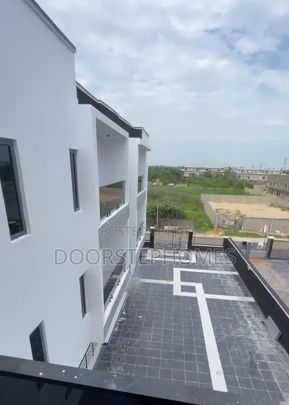 Furnished 2bdrm Apartment in Lekki Phase Ll for sale