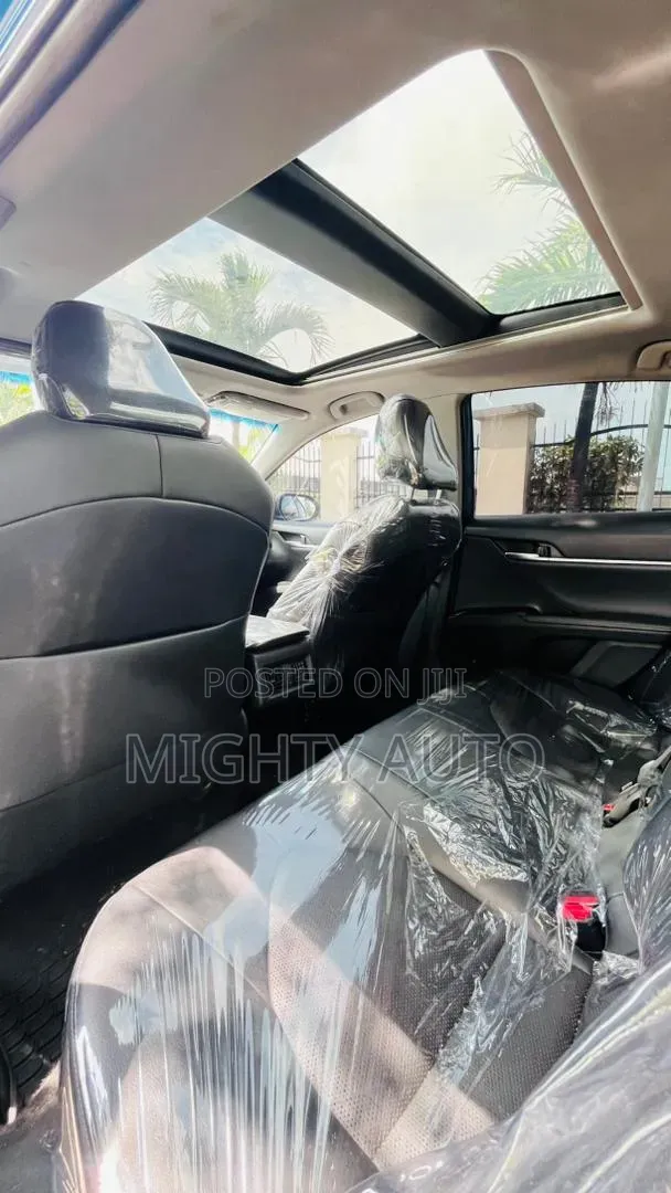 Toyota Camry 2020 Blue
