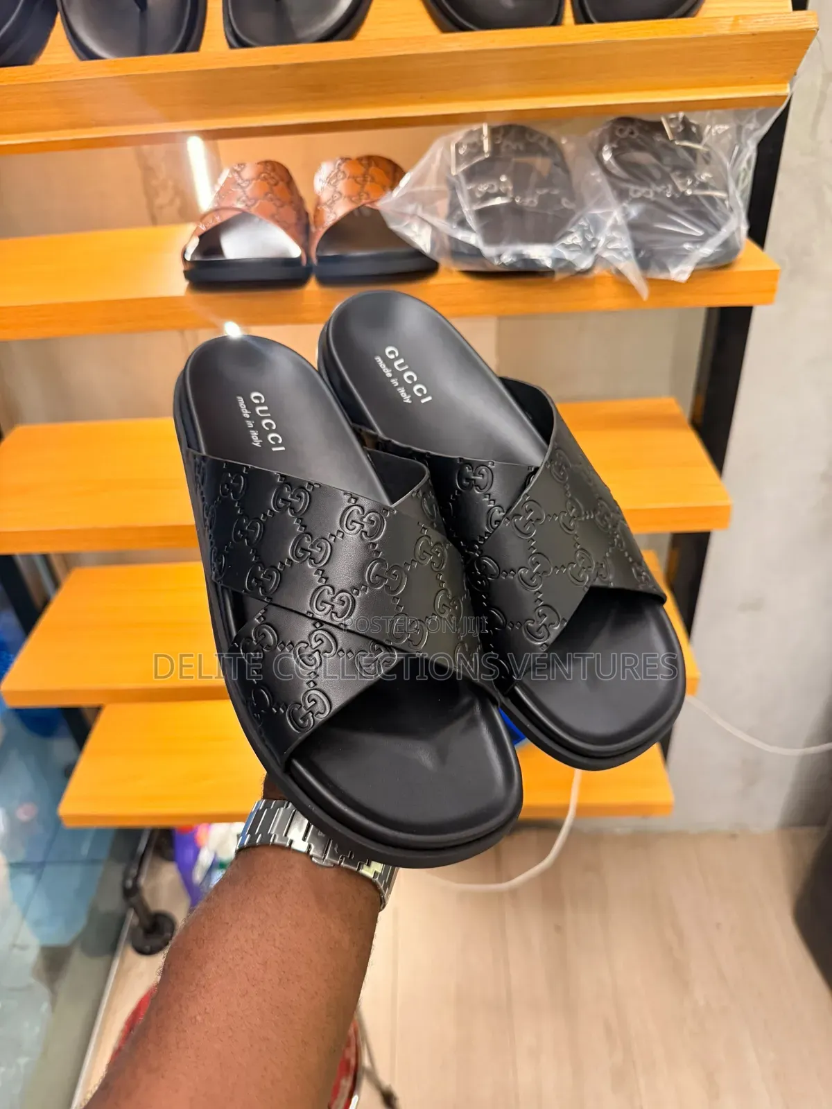 ( Luxury Update ). Guccl Slide Available in Store