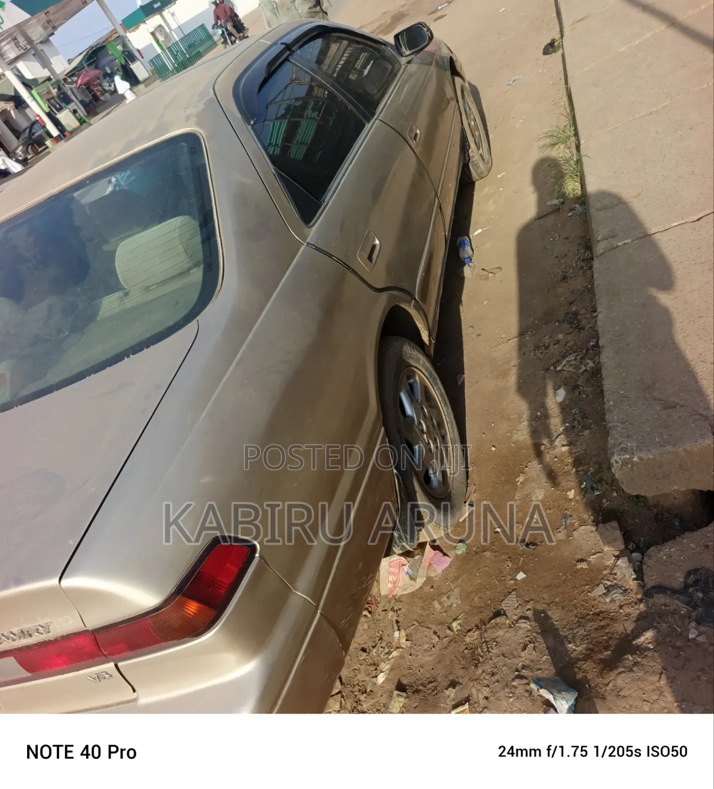 Toyota Camry Automatic 1999 Gold