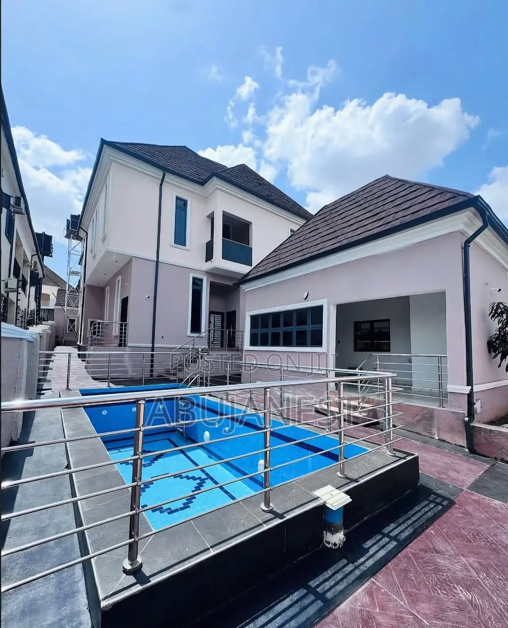 5bdrm Duplex in 5 Bedroom Fully for sale