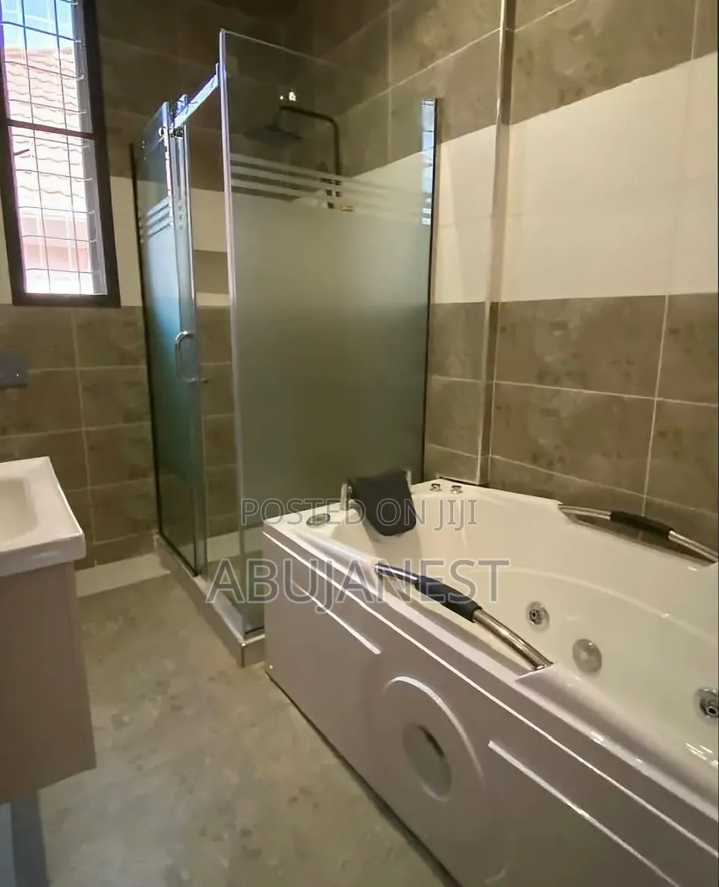 5bdrm Duplex in 5 Bedroom Fully for sale