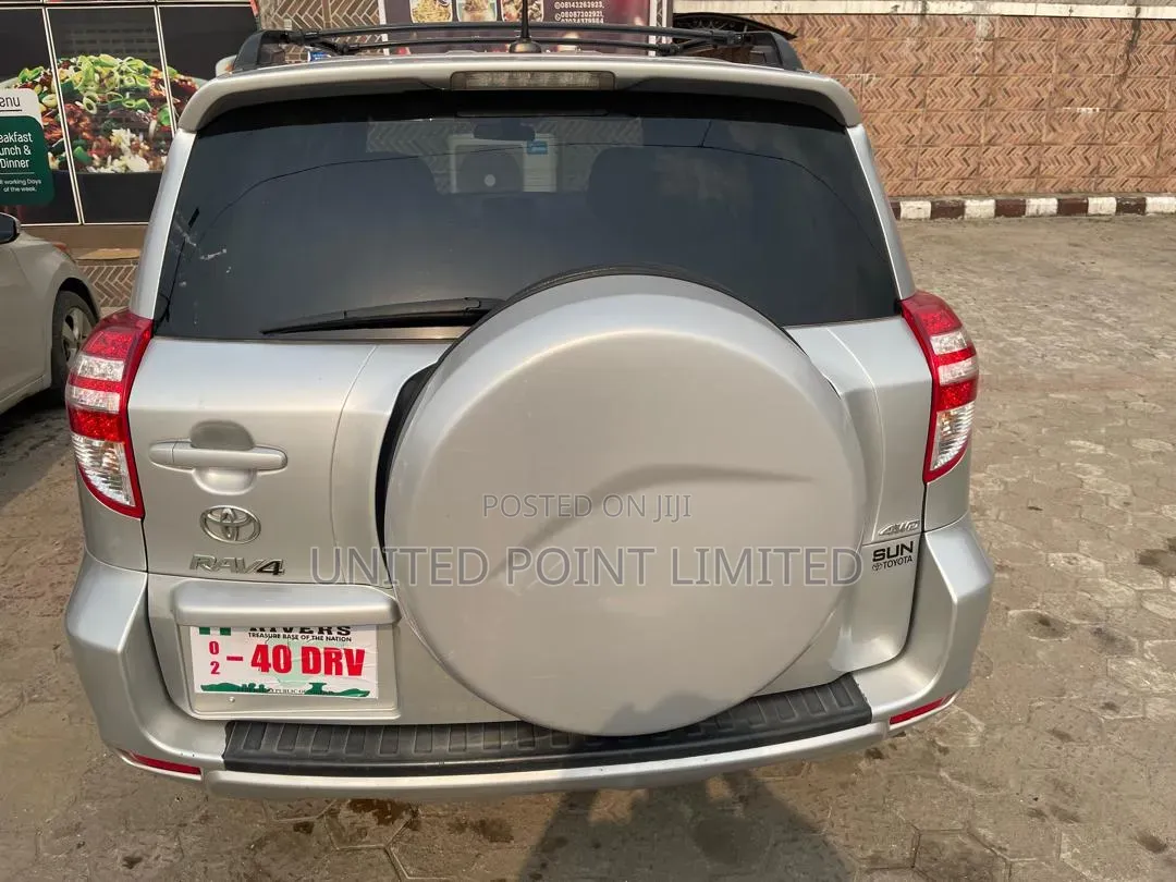 Toyota RAV4 3.5 2012 Silver