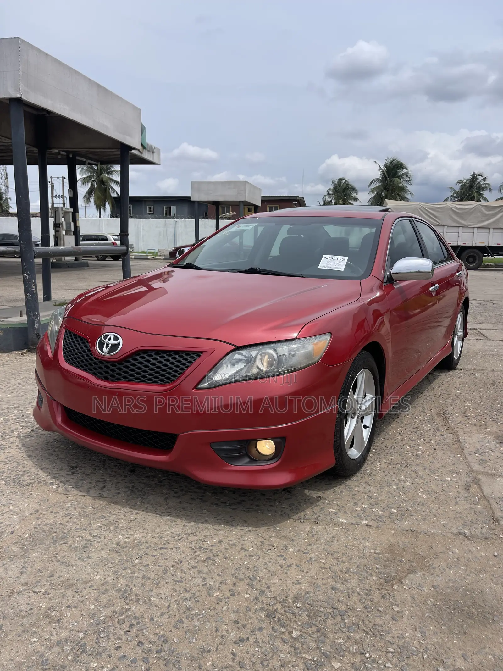 Toyota Camry SE 4dr Sedan (2.5L 4cyl 6A) 2011 Red
