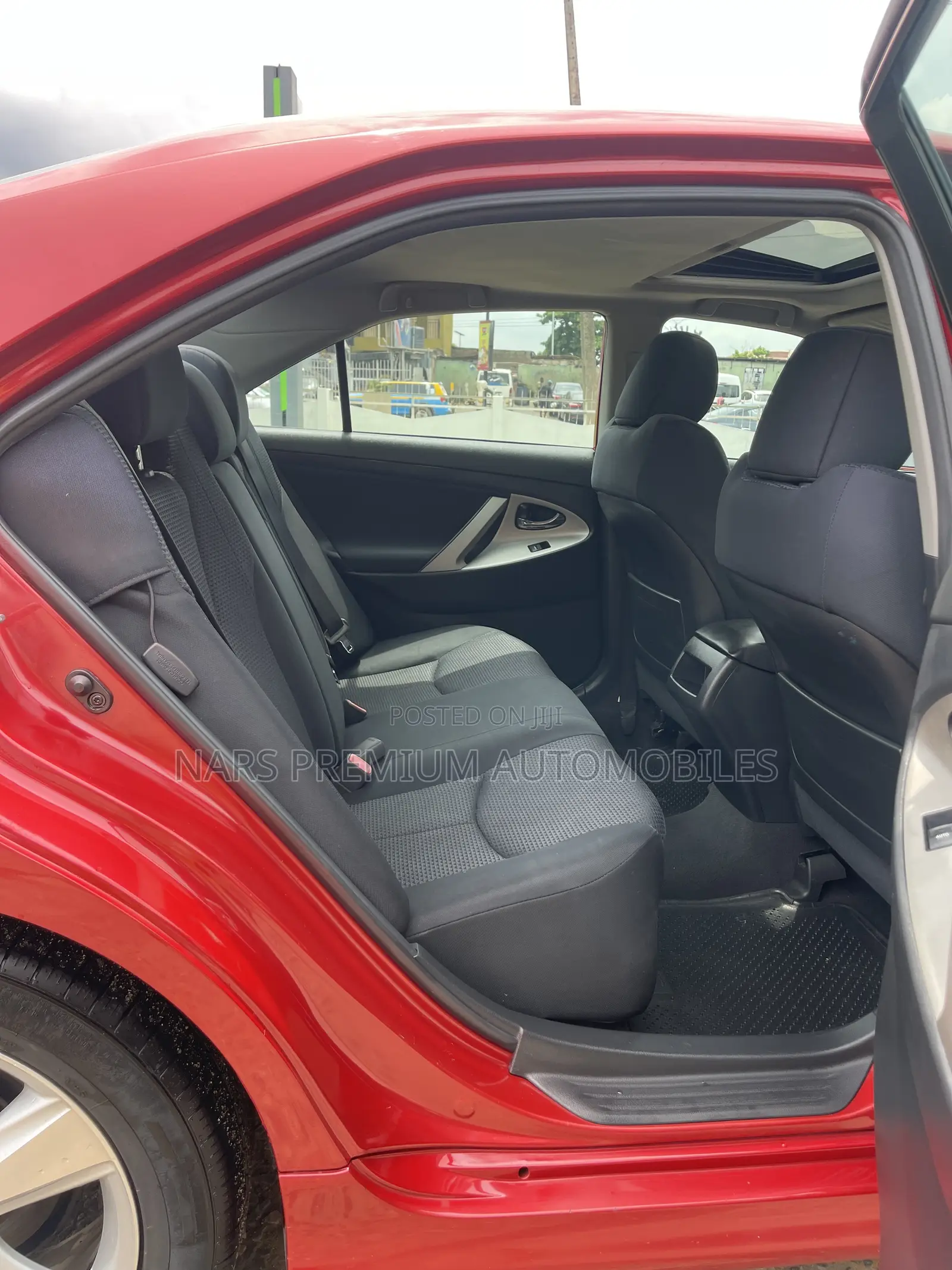 Toyota Camry SE 4dr Sedan (2.5L 4cyl 6A) 2011 Red