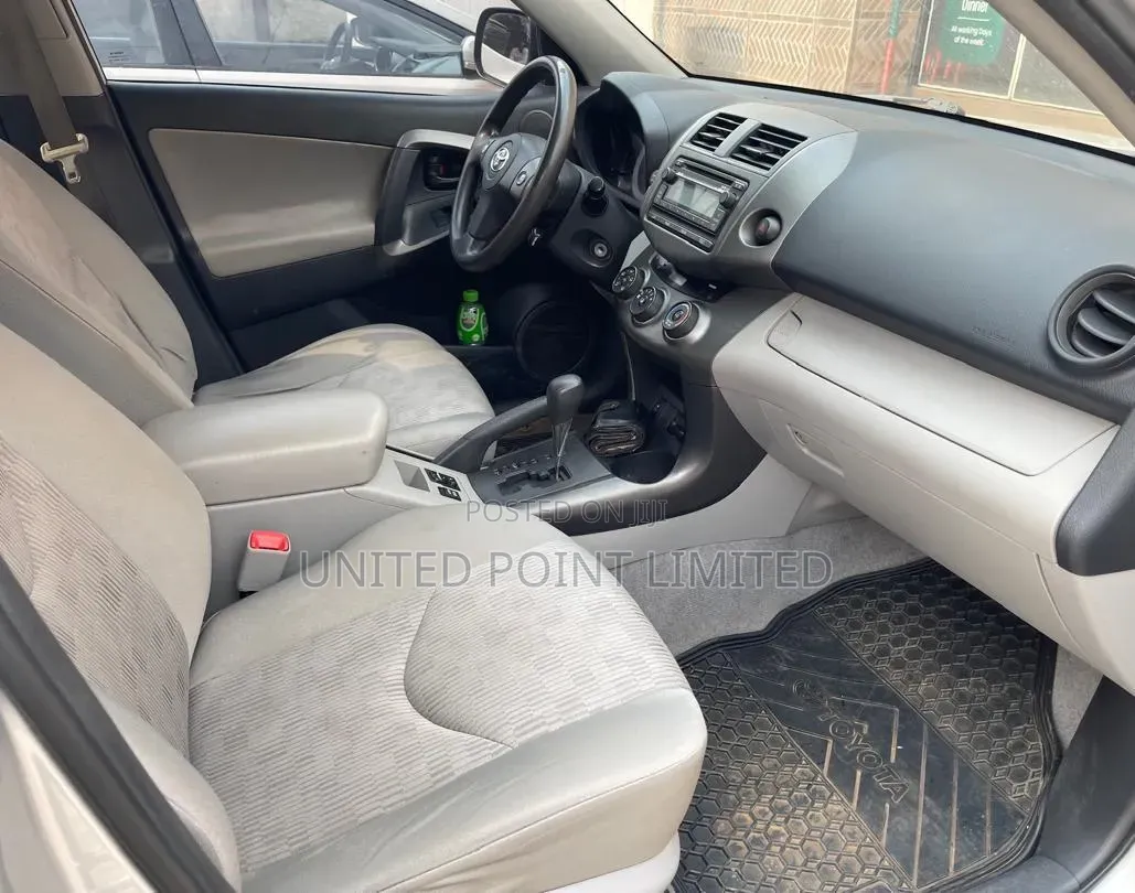 Toyota RAV4 3.5 2012 Silver
