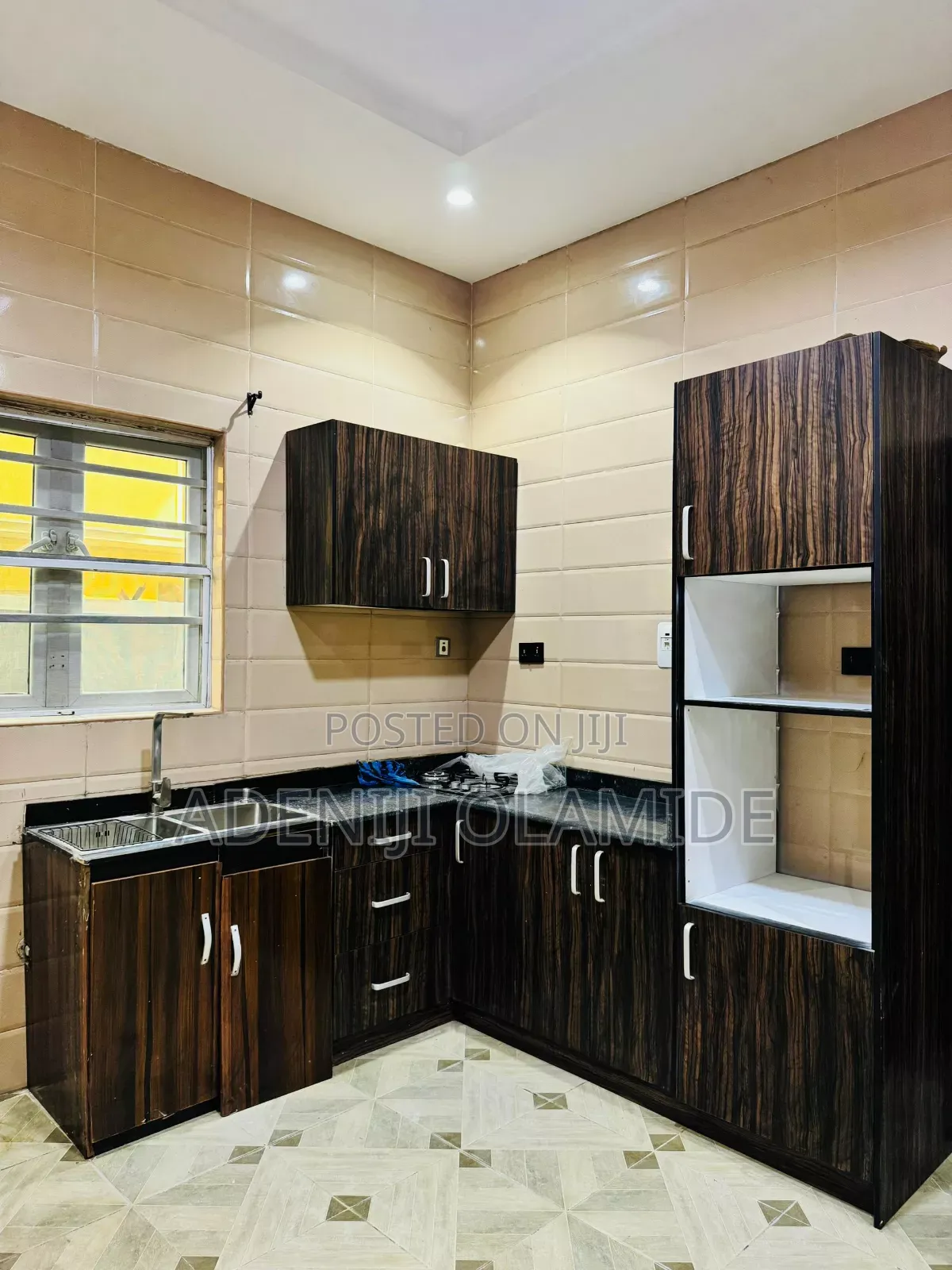 Furnished 4bdrm Duplex in Thomas Estate for sale