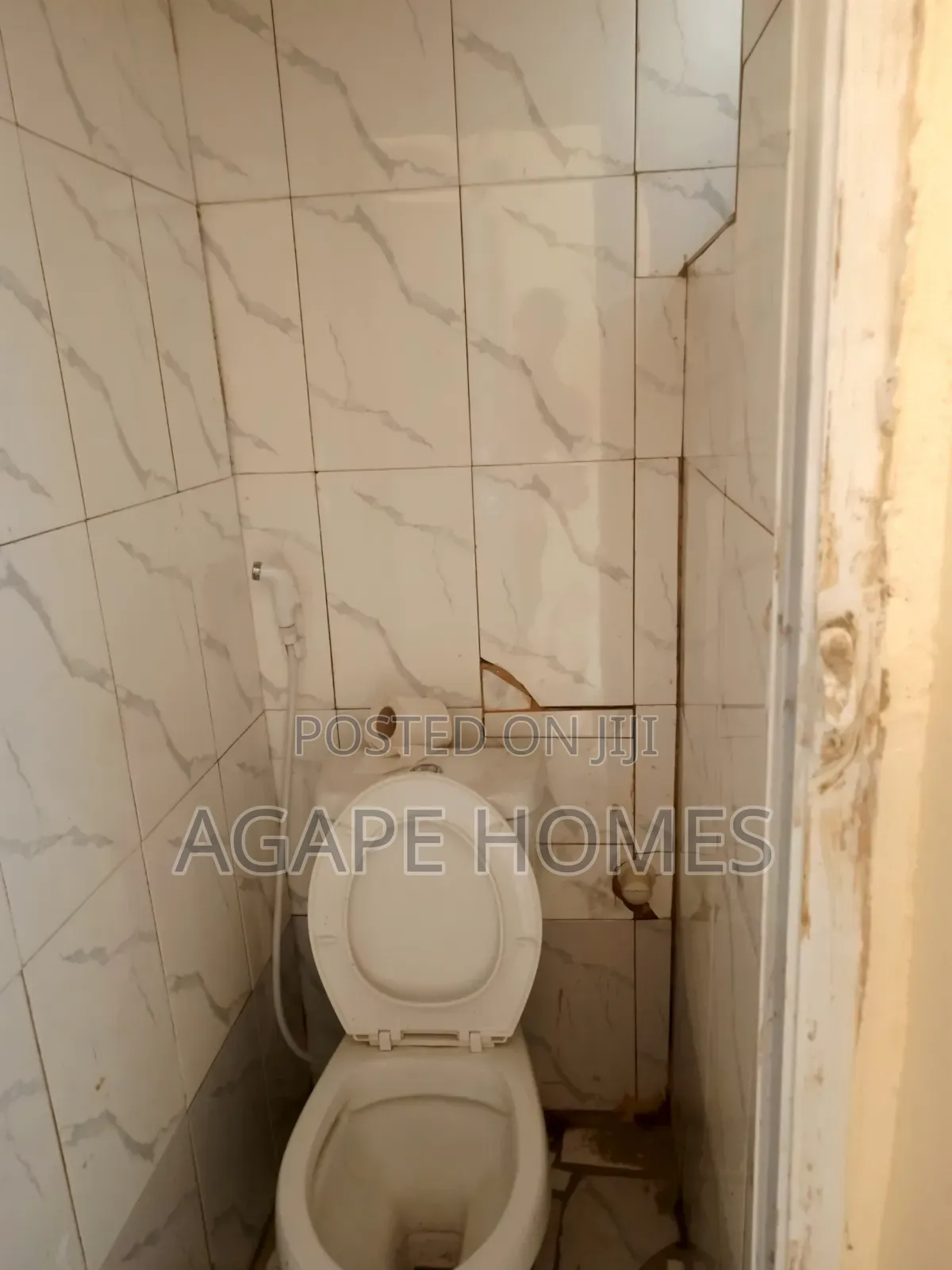 To Let: Shop Measuring About 20m2 With Inbuilt Toilet