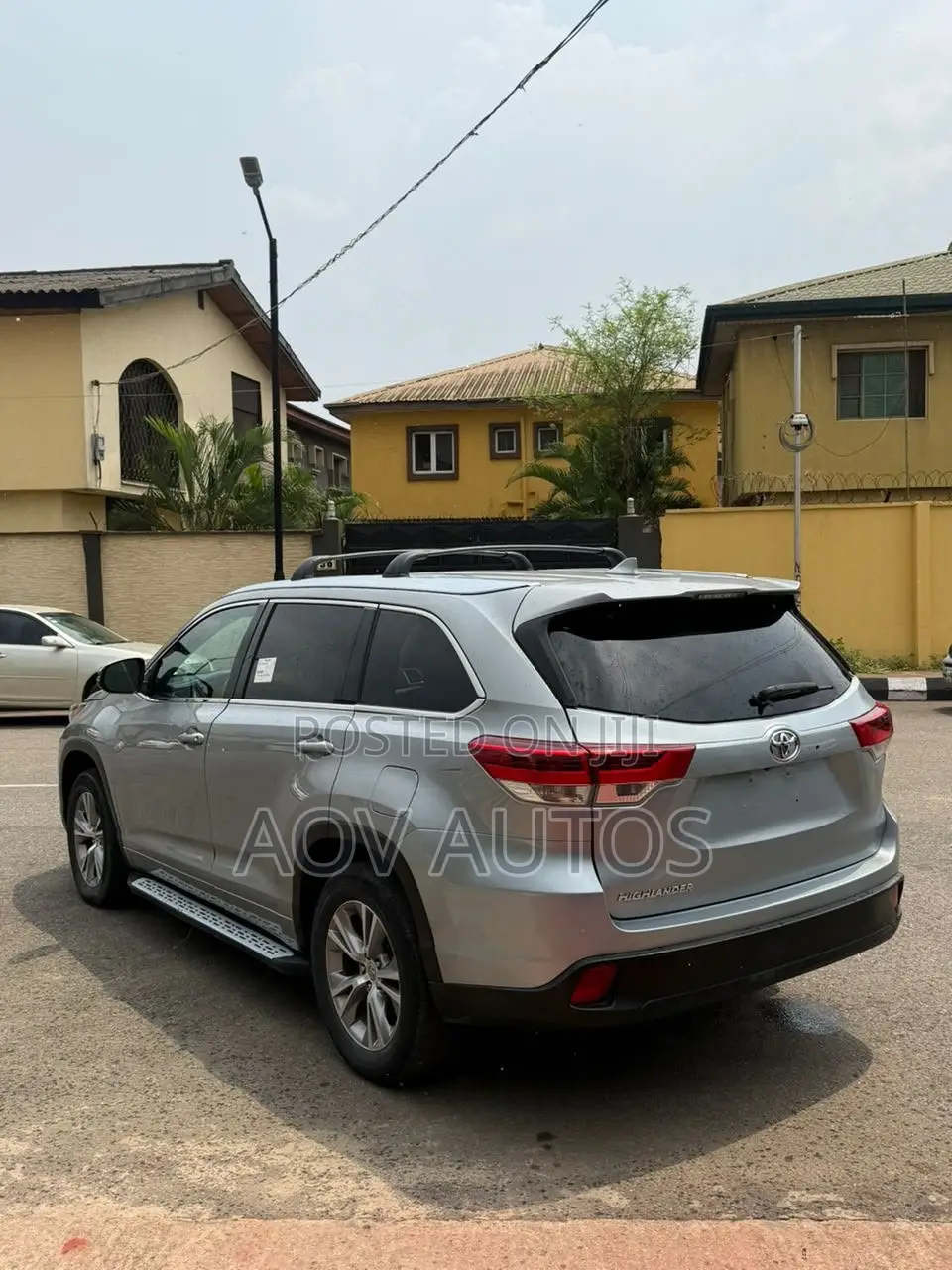 Toyota Highlander XLE 4dr SUV (3.5L 6cyl 6A) 2014