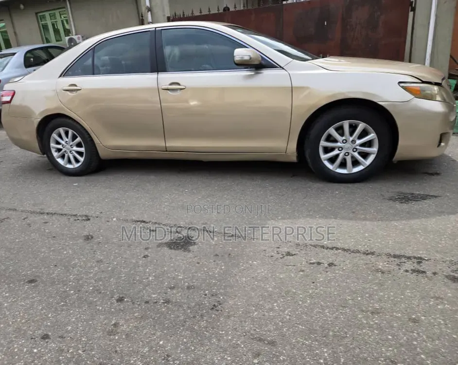 Toyota Camry 2010 Brown