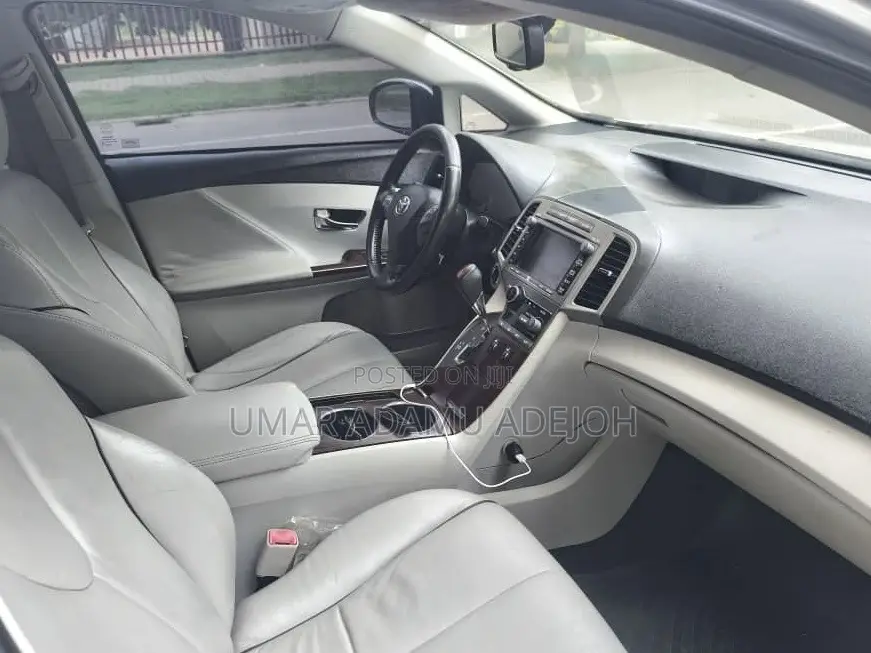 Toyota Venza 2012 Silver