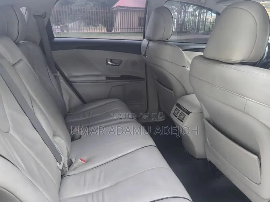 Toyota Venza 2012 Silver