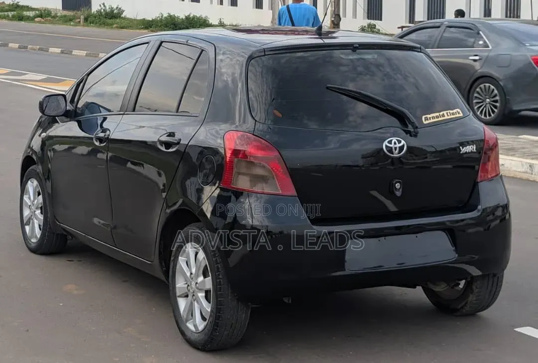 Toyota Yaris 2010 Black