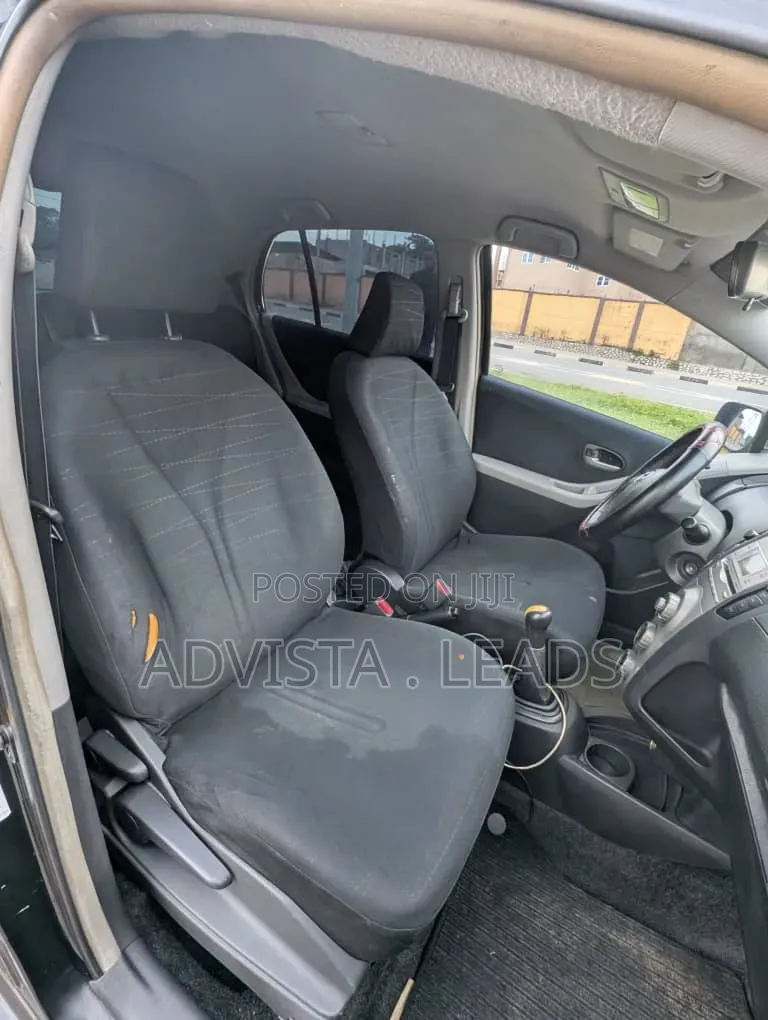 Toyota Yaris 2010 Black