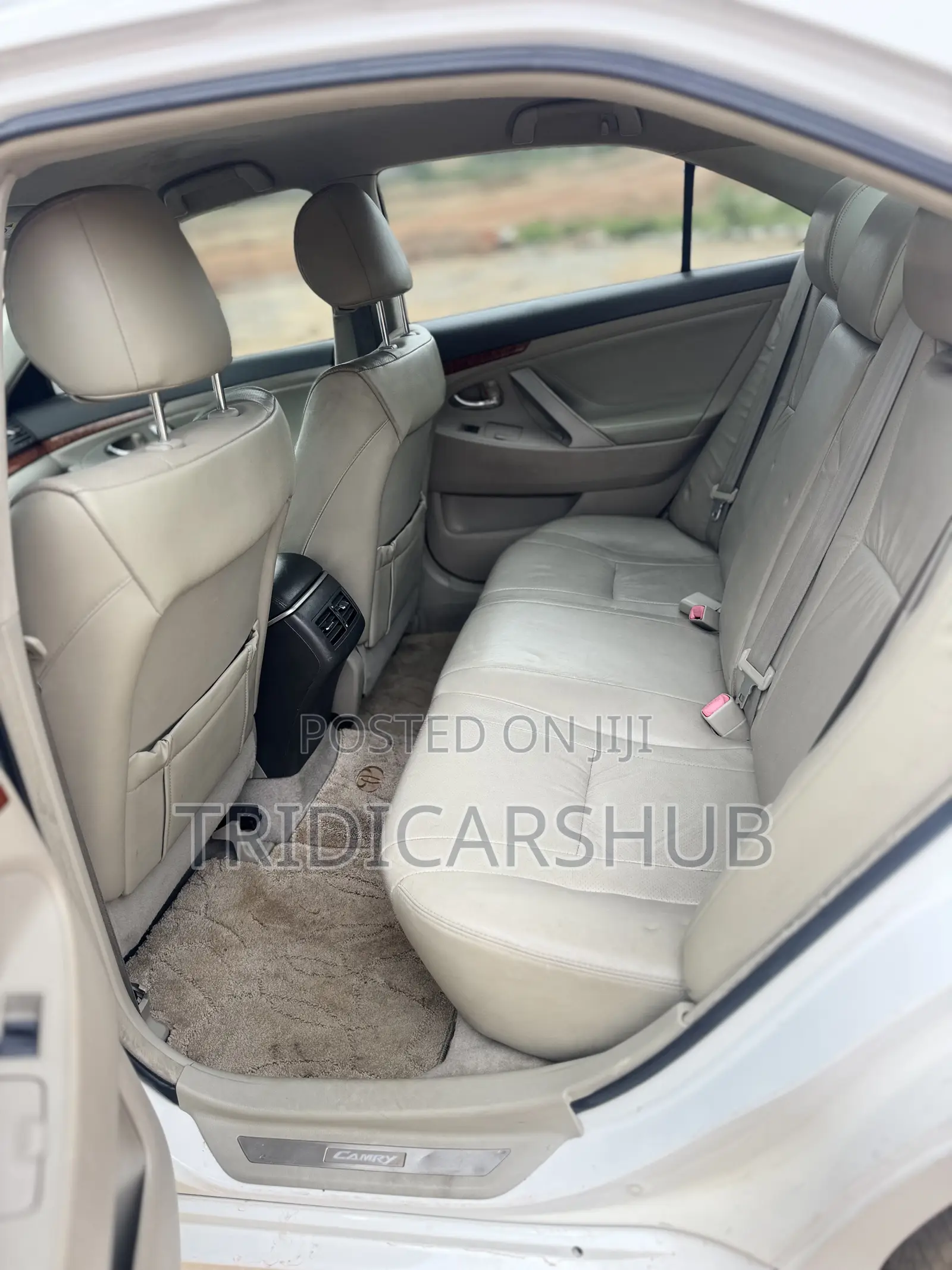 Toyota Camry SE 4dr Sedan (2.5L 4cyl 6AM) 2010 White