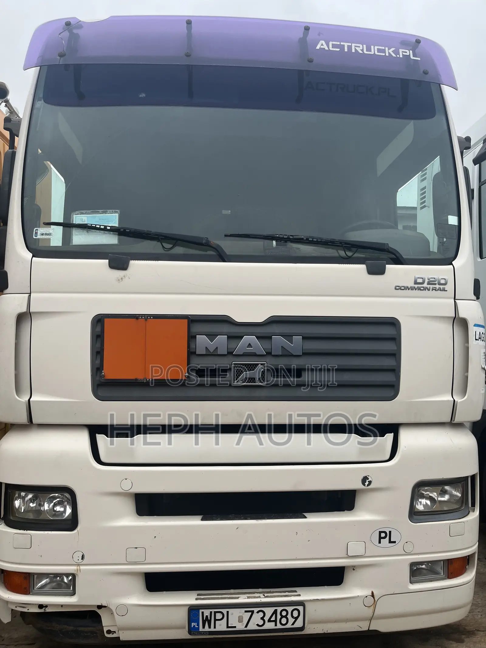 Man Trailer Head