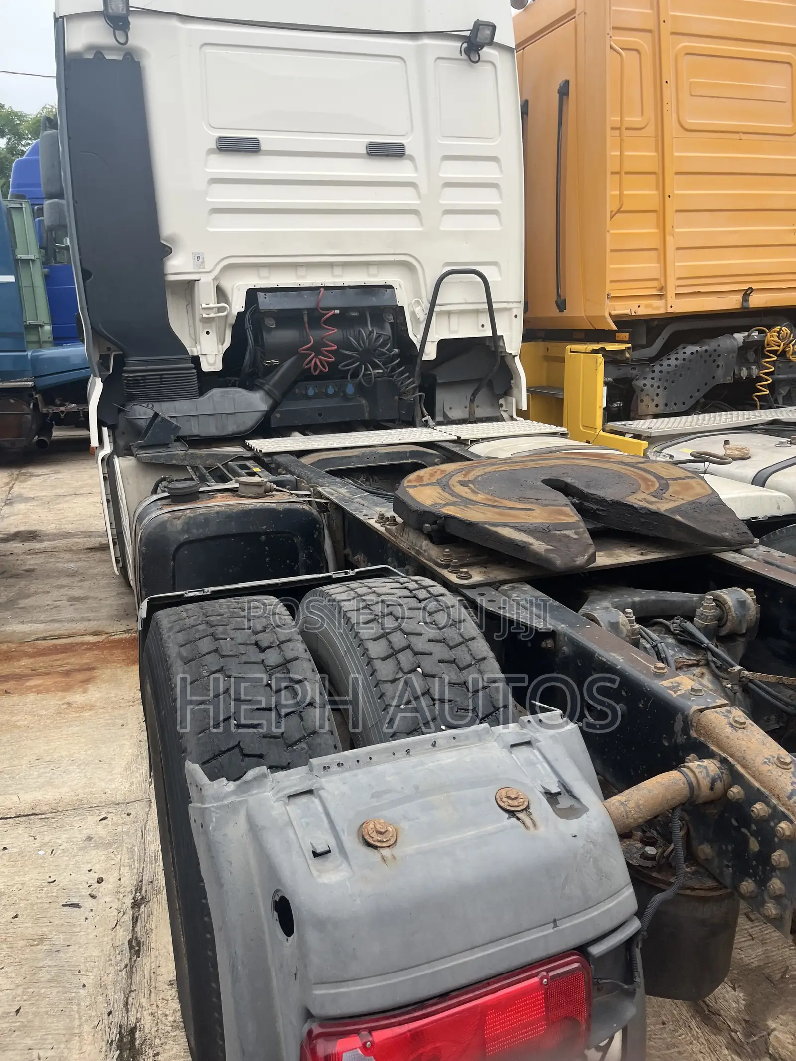 Man Trailer Head
