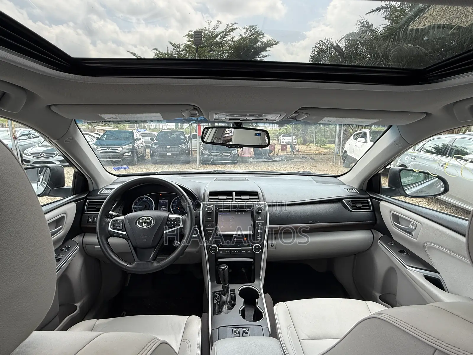 Toyota Camry XLE 4dr Sedan (3.5L 6cyl 6A) 2017 Silver