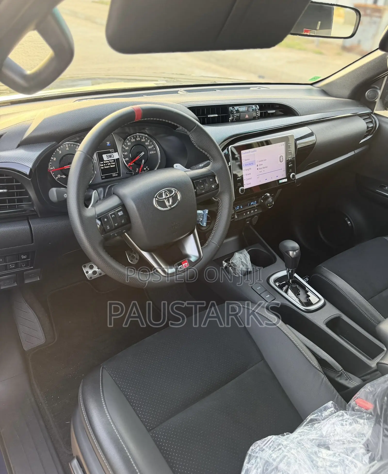 New Toyota Hilux 2025 Black