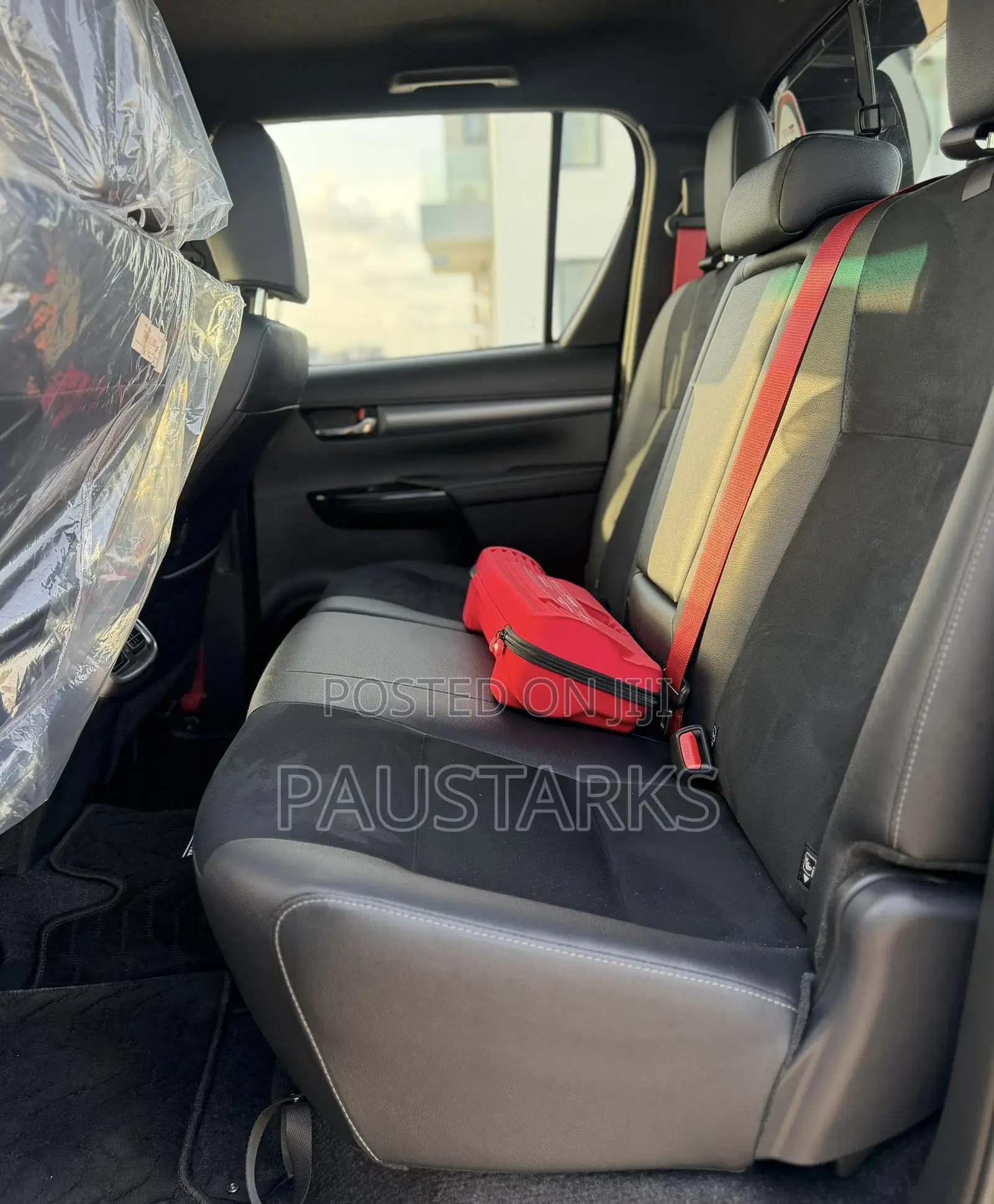 New Toyota Hilux 2025 Black