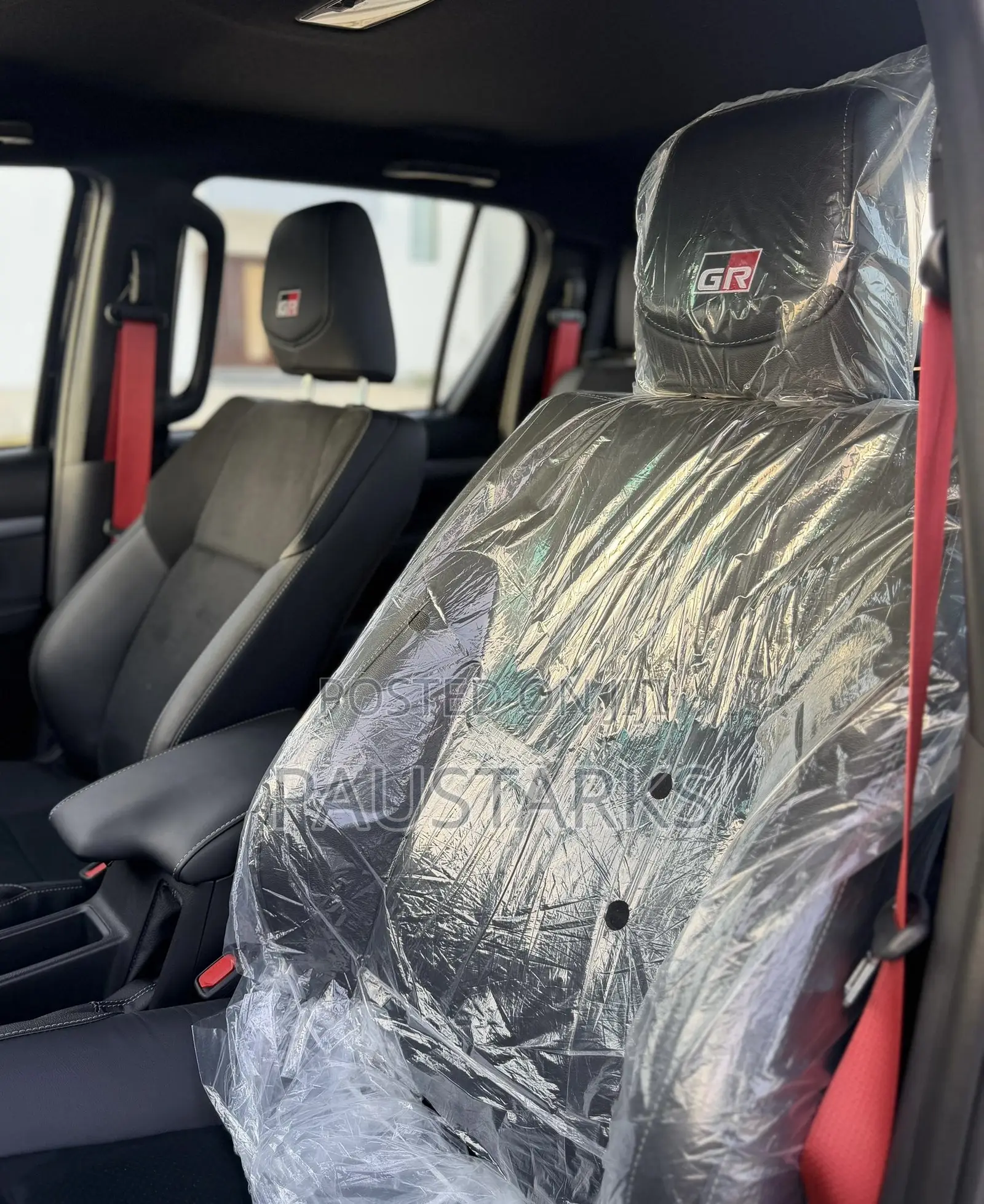 New Toyota Hilux 2025 Black