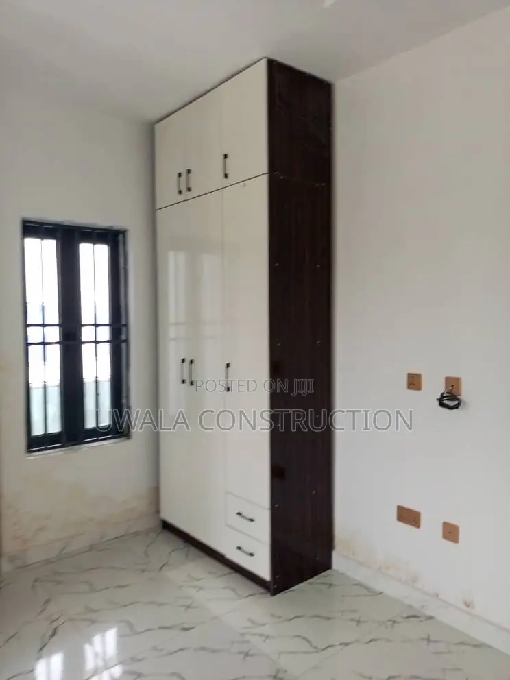 4bdrm Duplex in Guzape District for sale