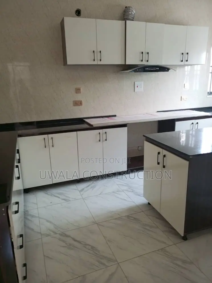4bdrm Duplex in Guzape District for sale