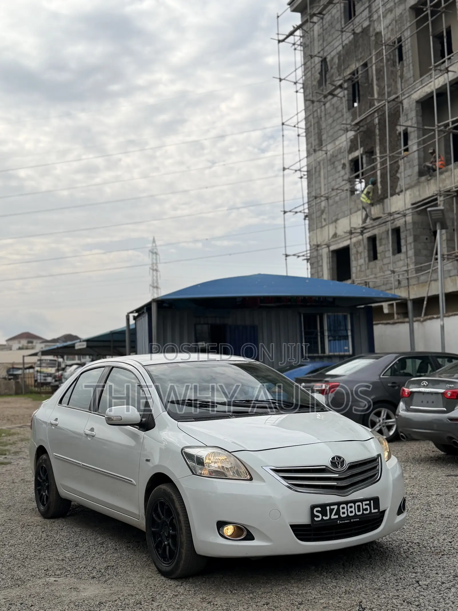 Toyota Yaris Base Sedan 4dr 2010 White