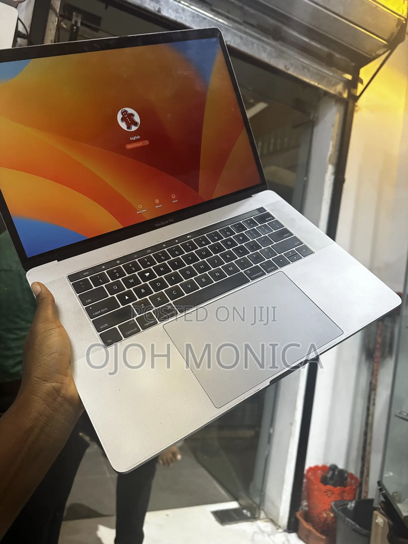 Laptop Apple MacBook Pro 2017 16GB Intel Core i7 SSD 512GB