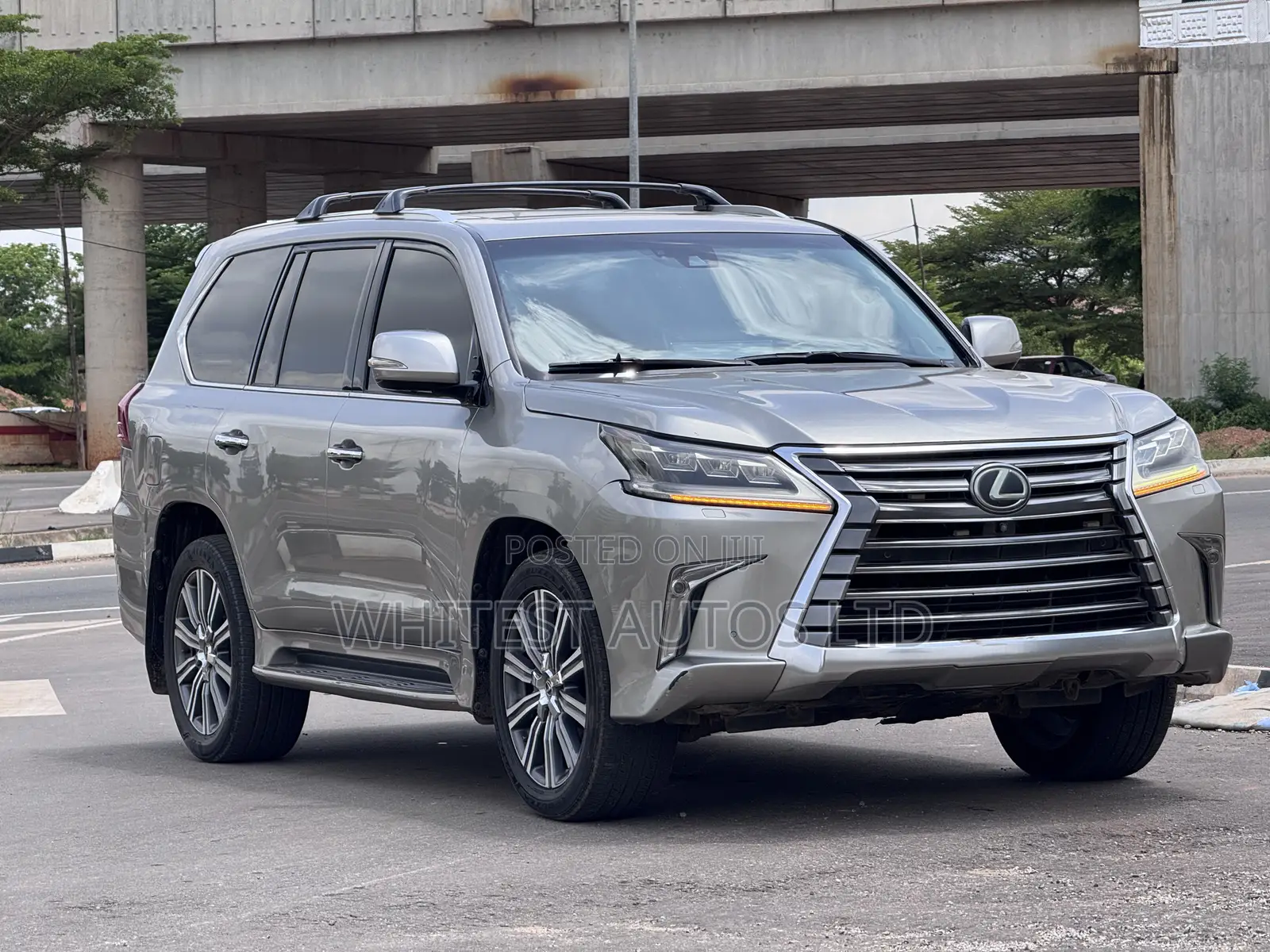 Lexus LX 570 AWD 2018 Gold