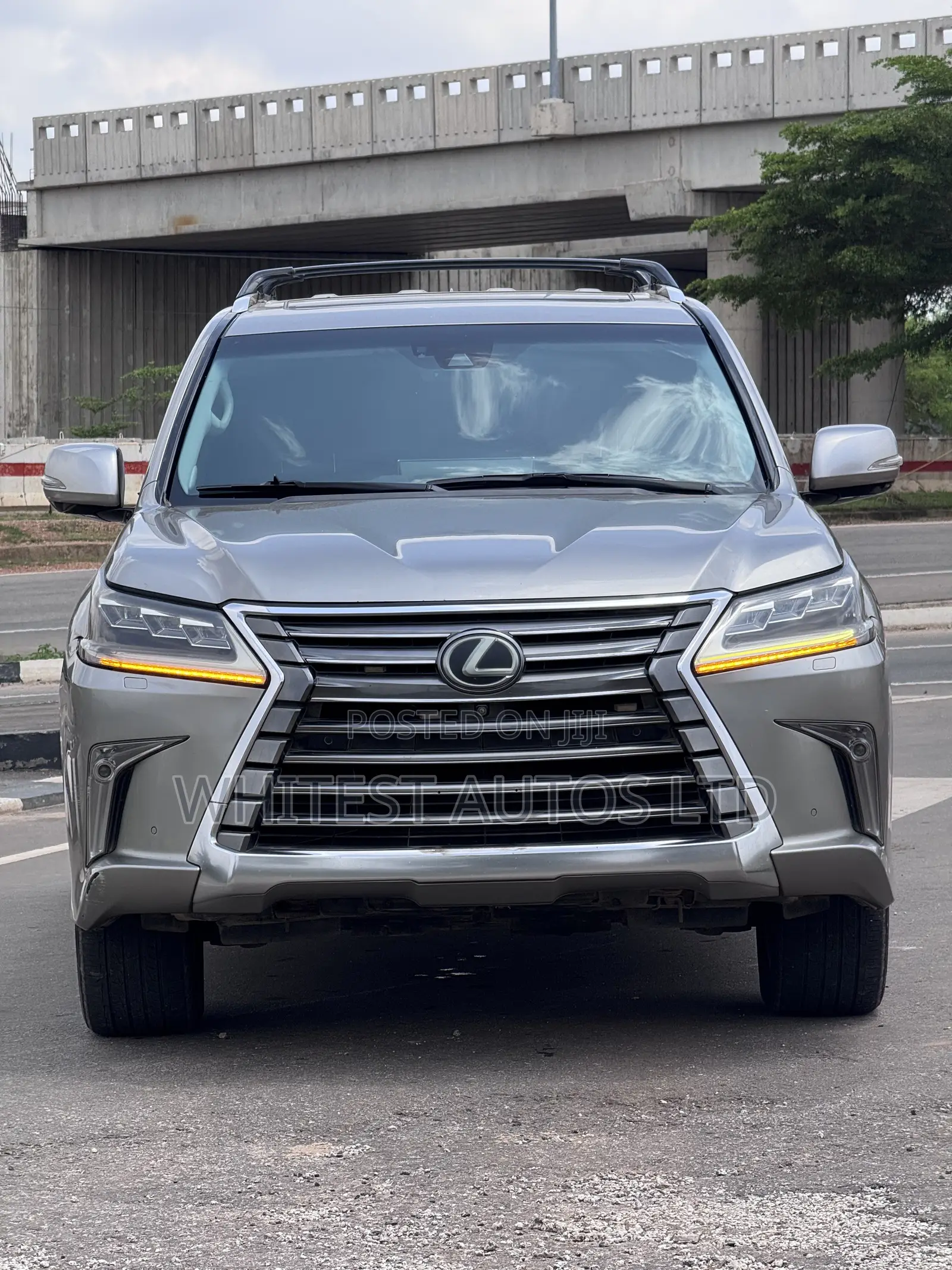 Lexus LX 570 AWD 2018 Gold