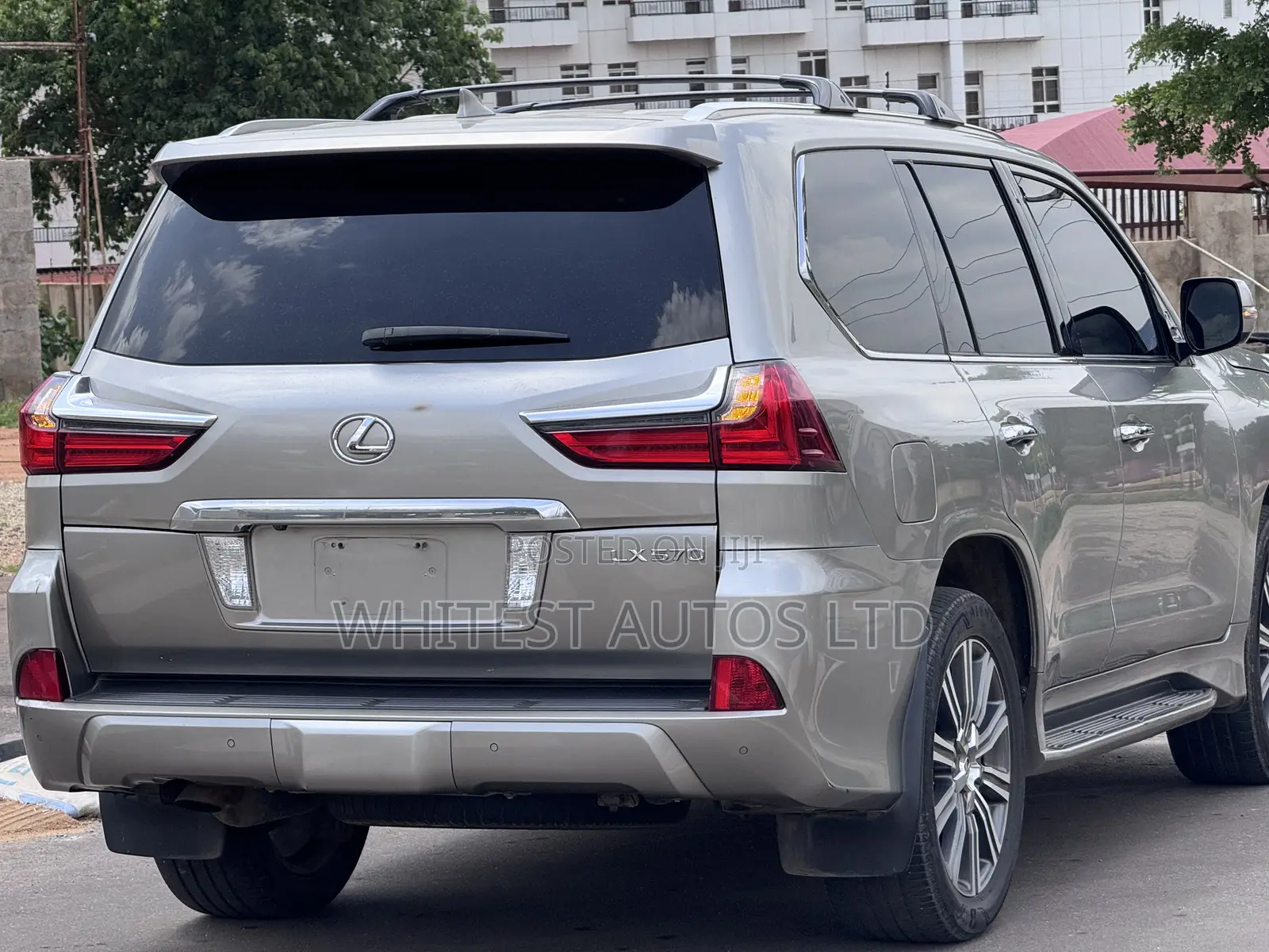 Lexus LX 570 AWD 2018 Gold