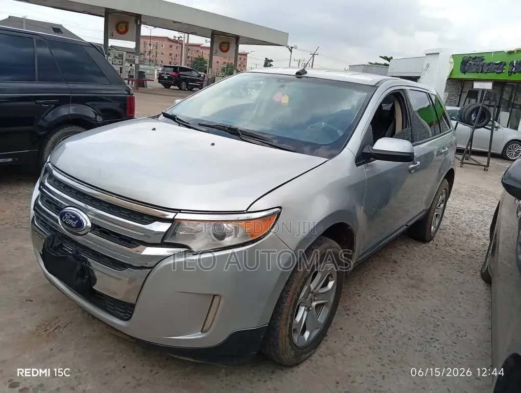 Ford Edge SE 4dr SUV AWD (3.5L 6cyl 6A) 2014 Silver