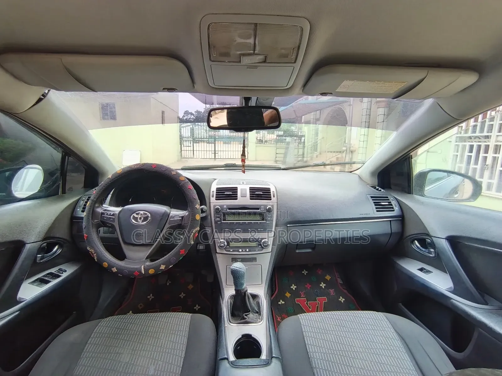 Toyota Avensis 2010 Black