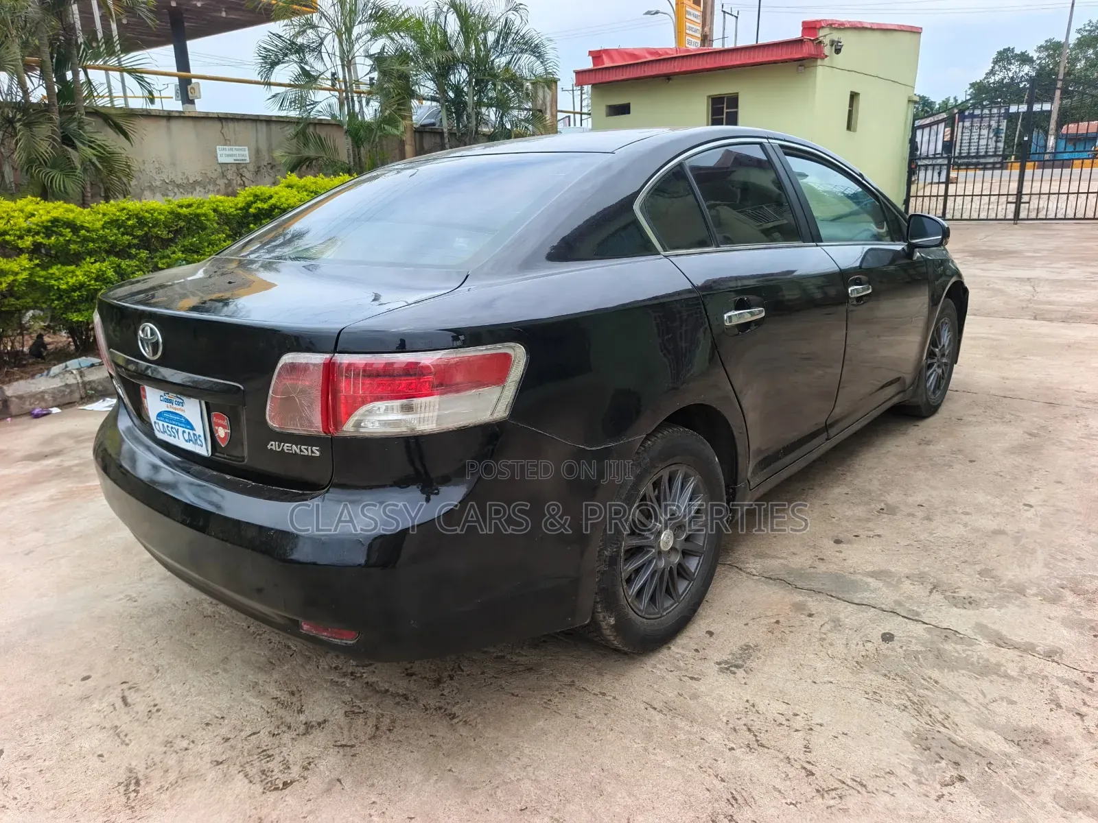 Toyota Avensis 2010 Black