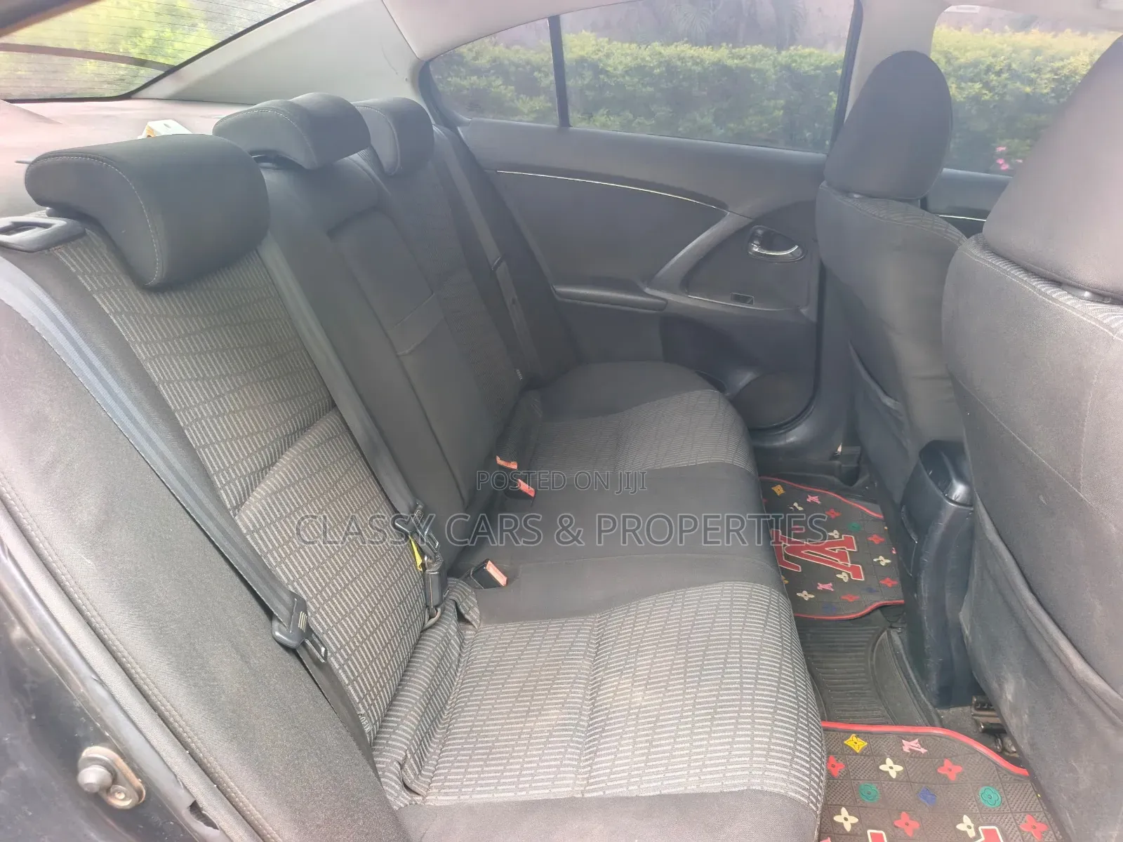 Toyota Avensis 2010 Black
