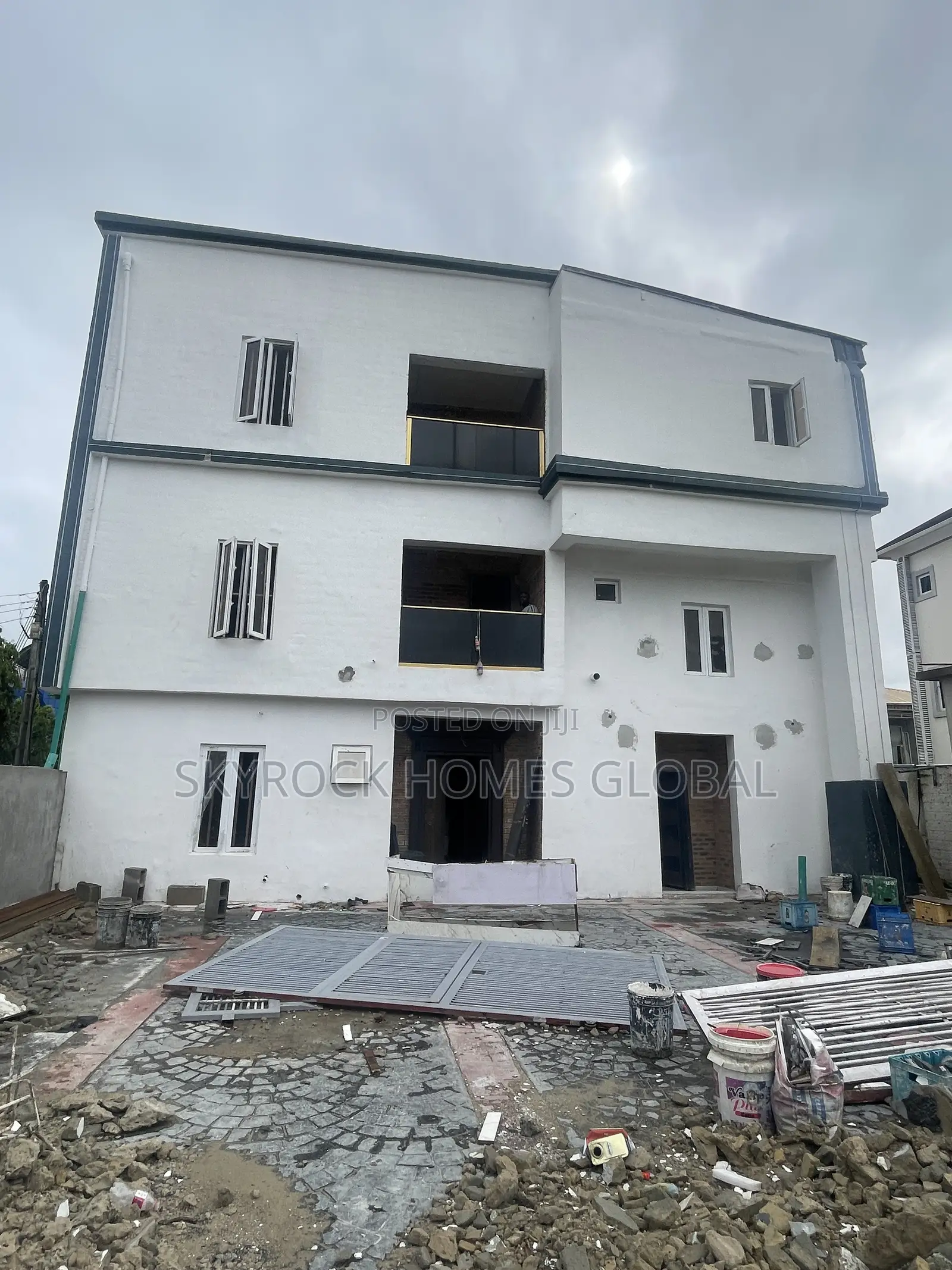 1bdrm Apartment in Igbo-efon for sale