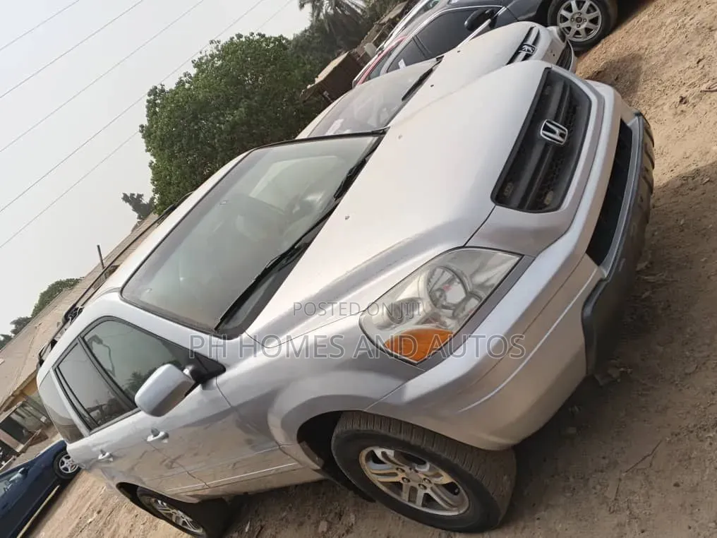 Honda Pilot 2005 Silver