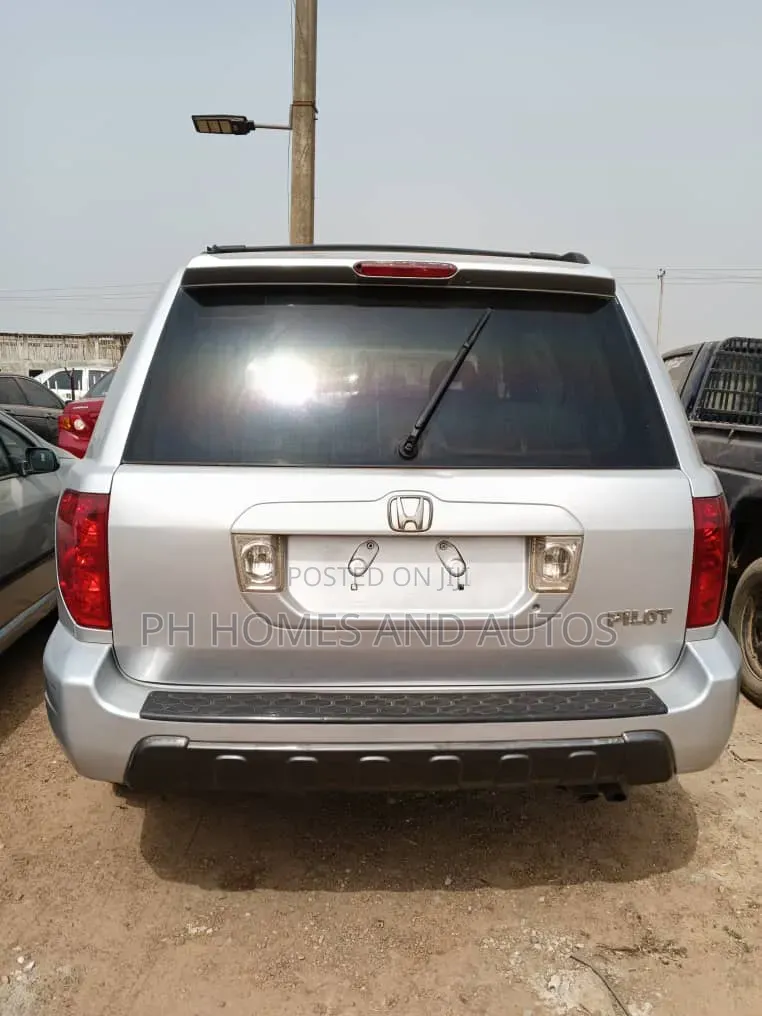 Honda Pilot 2005 Silver