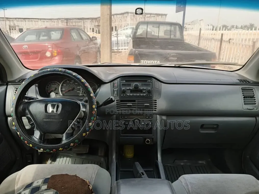 Honda Pilot 2005 Silver