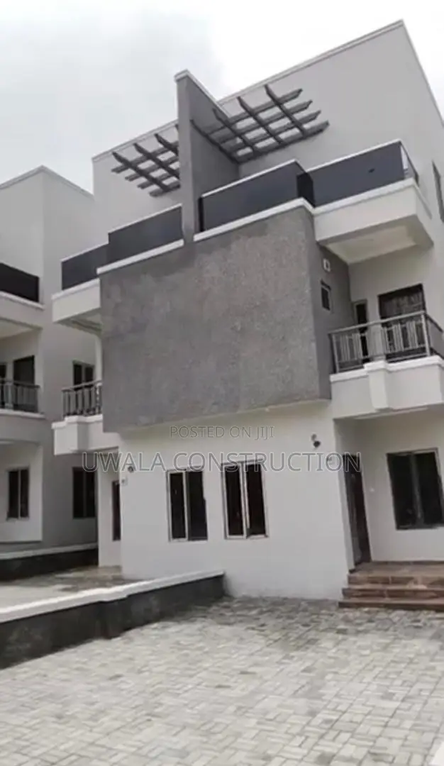 4bdrm Townhouse/Terrace in Guzape District for Sale