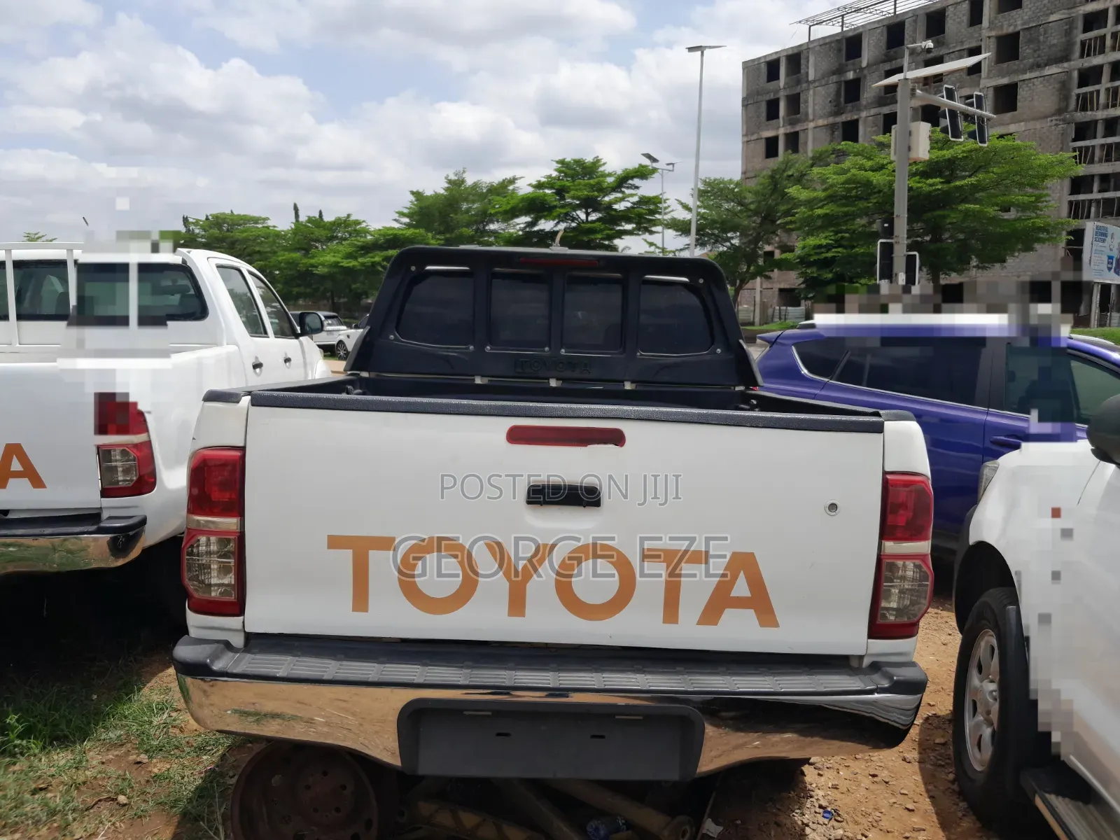 Toyota Hilux 2012 White